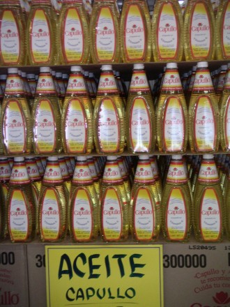 Aceite capullo en supermercado Cancún