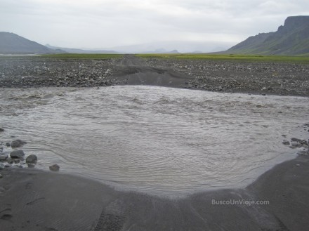 Río en el camino al volcán Eyjafjallajökull