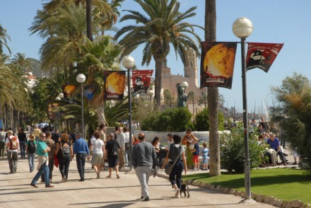 El Paseo Marítimo de Sitges engalanado durante el Festival de Cine