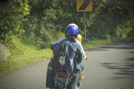 Camino a Tirta Gangga en Bali (Indonesia)