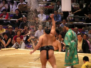 Un poco de sumo durante el viaje a Japón