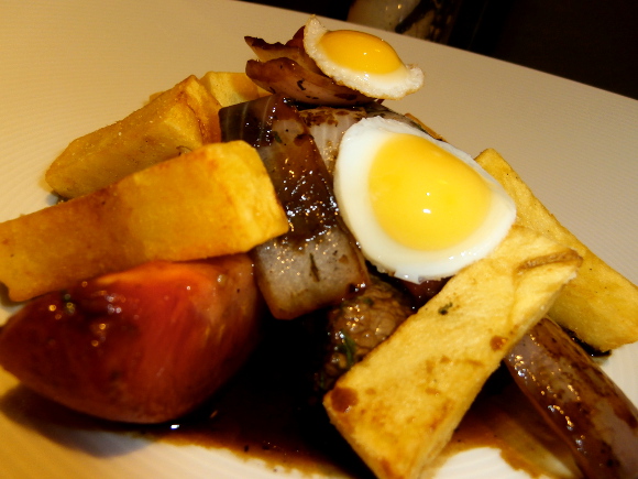 Lomo saltado en Astrid y Gastón