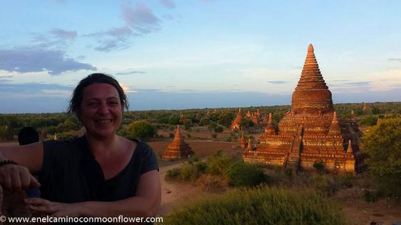 Carol en Bagan, Birmania