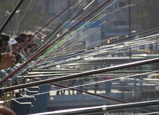 Pesca en el Puente Galata en Estambul, Turquía Puente Gálata en Turquía
