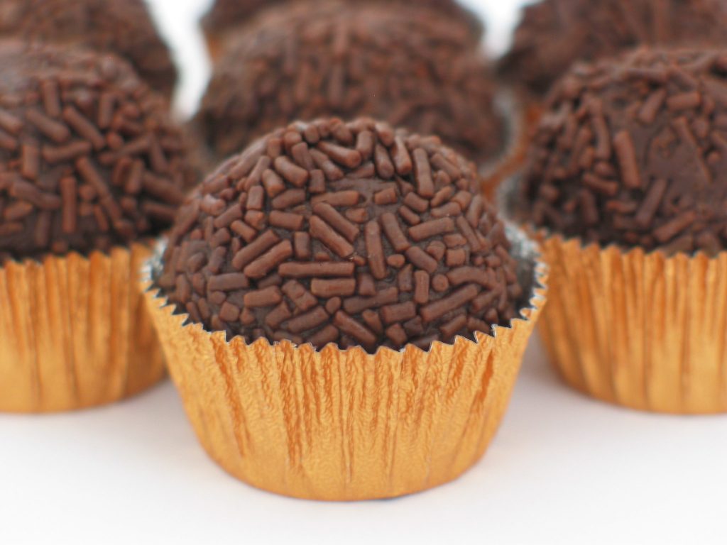 Brigadeiros  comida típica de Brasil