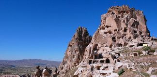 Espectacular vídeo de un viaje a Capadocia, Turquía castillo de uchisar capadocia turquia