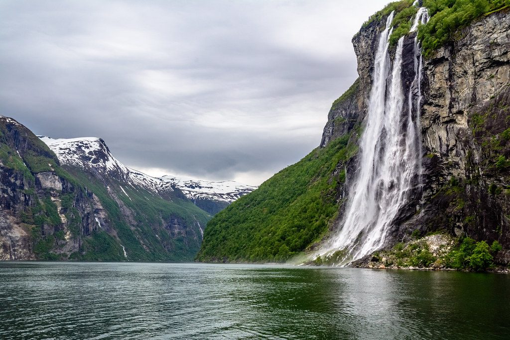 Fiordo de Geirangerfjord en Noeruega