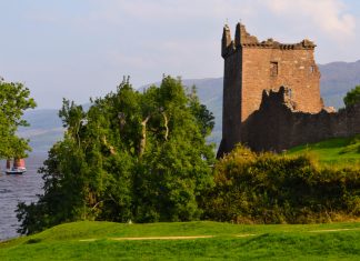 Visitar Escocia después del Bréxit Lago Ness en Escocia