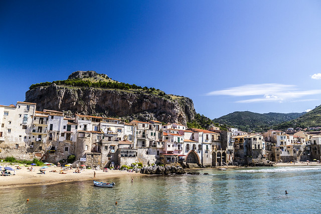 Playa de Cefalú Sicilia en Italia