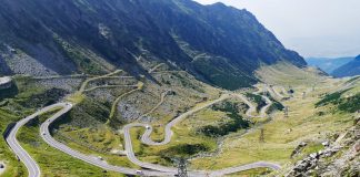 Descubriendo los mejores rincones de Rumanía en moto Ruta Transfagarasan en Rumania