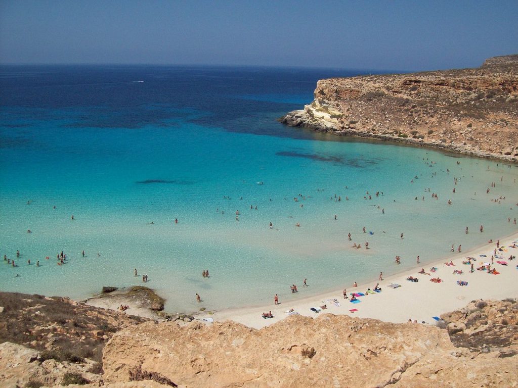 Spiaggia dei Conigli Sicilia En Italia