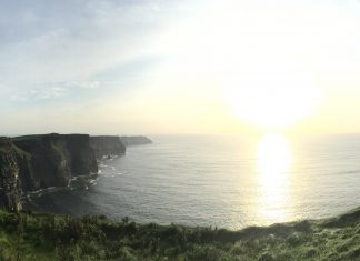 48 horas de viaje a Irlanda en dos minutos acantilados en irlanda