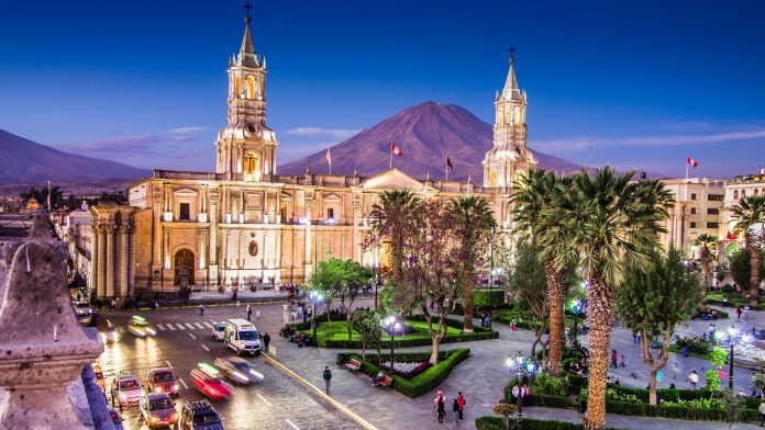Turismo “ecológico” en Arequipa Catedral de arequipa