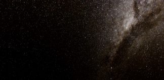 El increíble cielo de noche en Atacama, el desierto de Chile noche en atacama