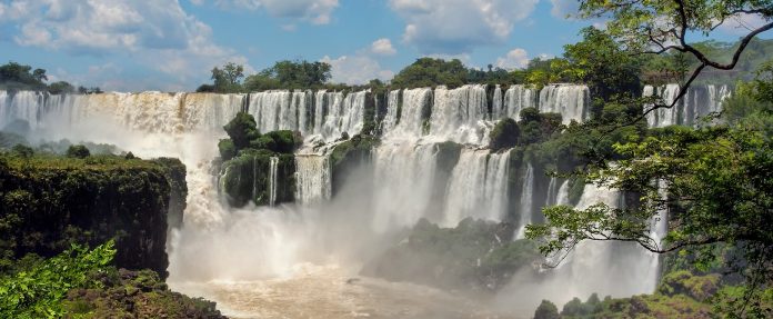 Excursión en luna llena por las Cataratas del Iguazú cataratas iguazu argentina
