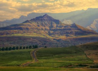 Time Lapse de las montañas Drakensberg en Sudáfrica Drakensberg