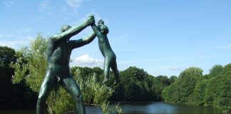 Tilt shift de un viaje a Oslo, Noruega estatuas parque Frogner oslo noruega