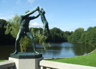 Tilt shift de un viaje a Oslo, Noruega estatuas parque Frogner oslo noruega