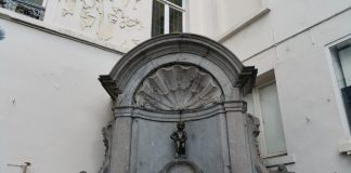 Manneken Pis y otras estatuas en Bruselas Menneken pis