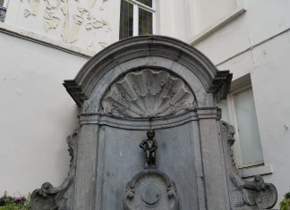Manneken Pis y otras estatuas en Bruselas Menneken pis