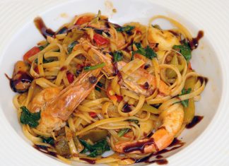 Espaguetti “frutti di mare” como en un Viaje a Italia Espaguetti frutti di mare
