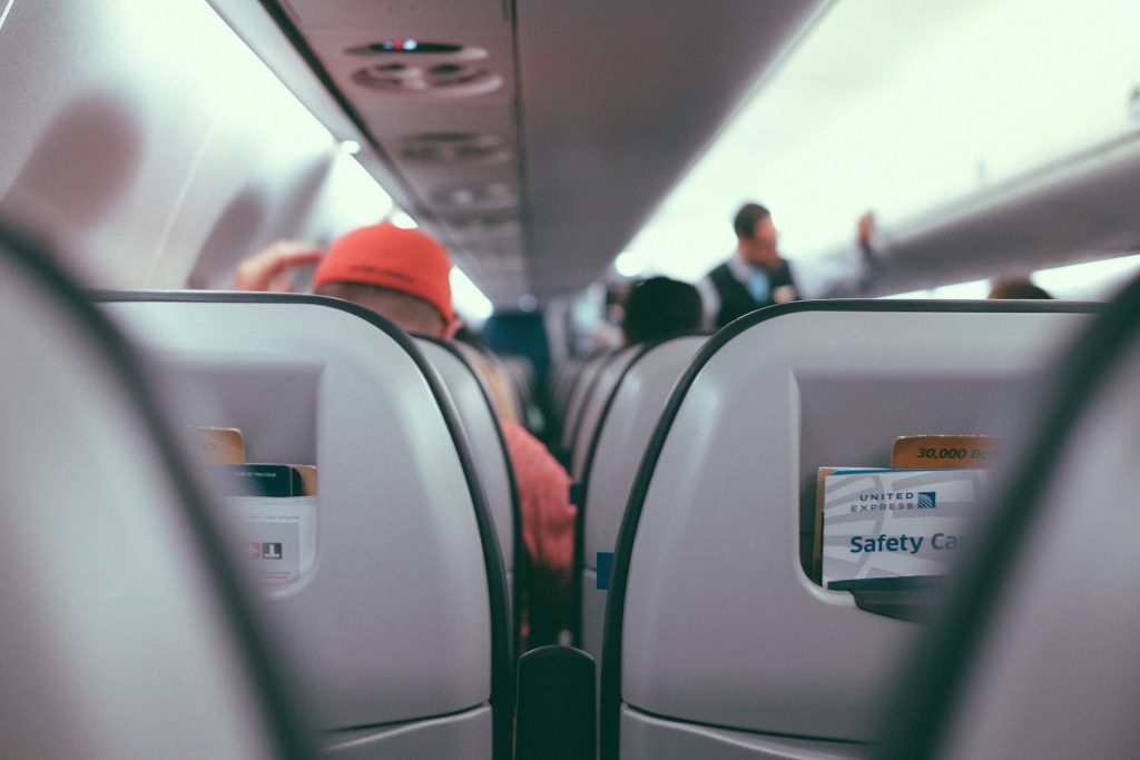 viajar en turista o en primera clase