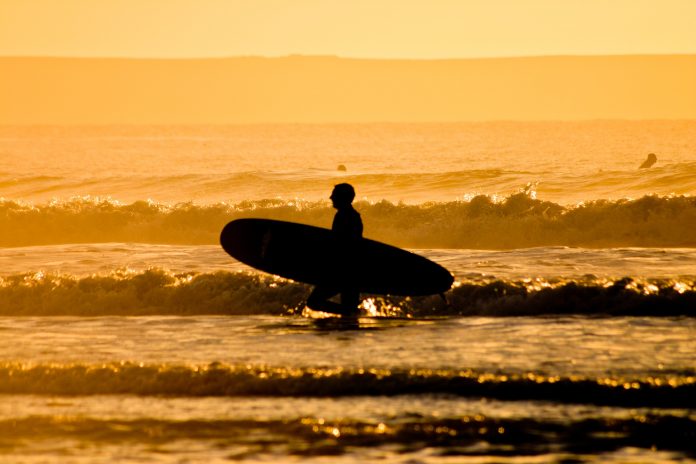 Las 5 mejores playas del mundo para surfear mejores playas para surfear