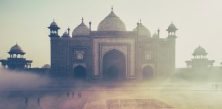 JR y su instante de viaje en India viaje a india taj mahal