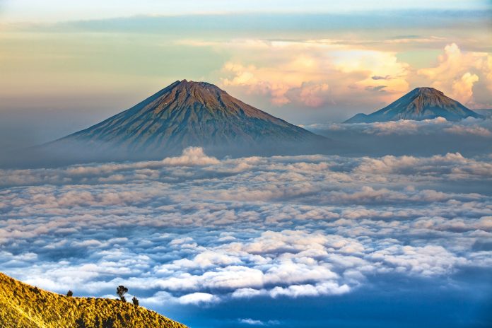Visita los 5 volcanes más famosos volcan central java