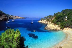 Ibiza y Formentera en velero (en grupo privado)