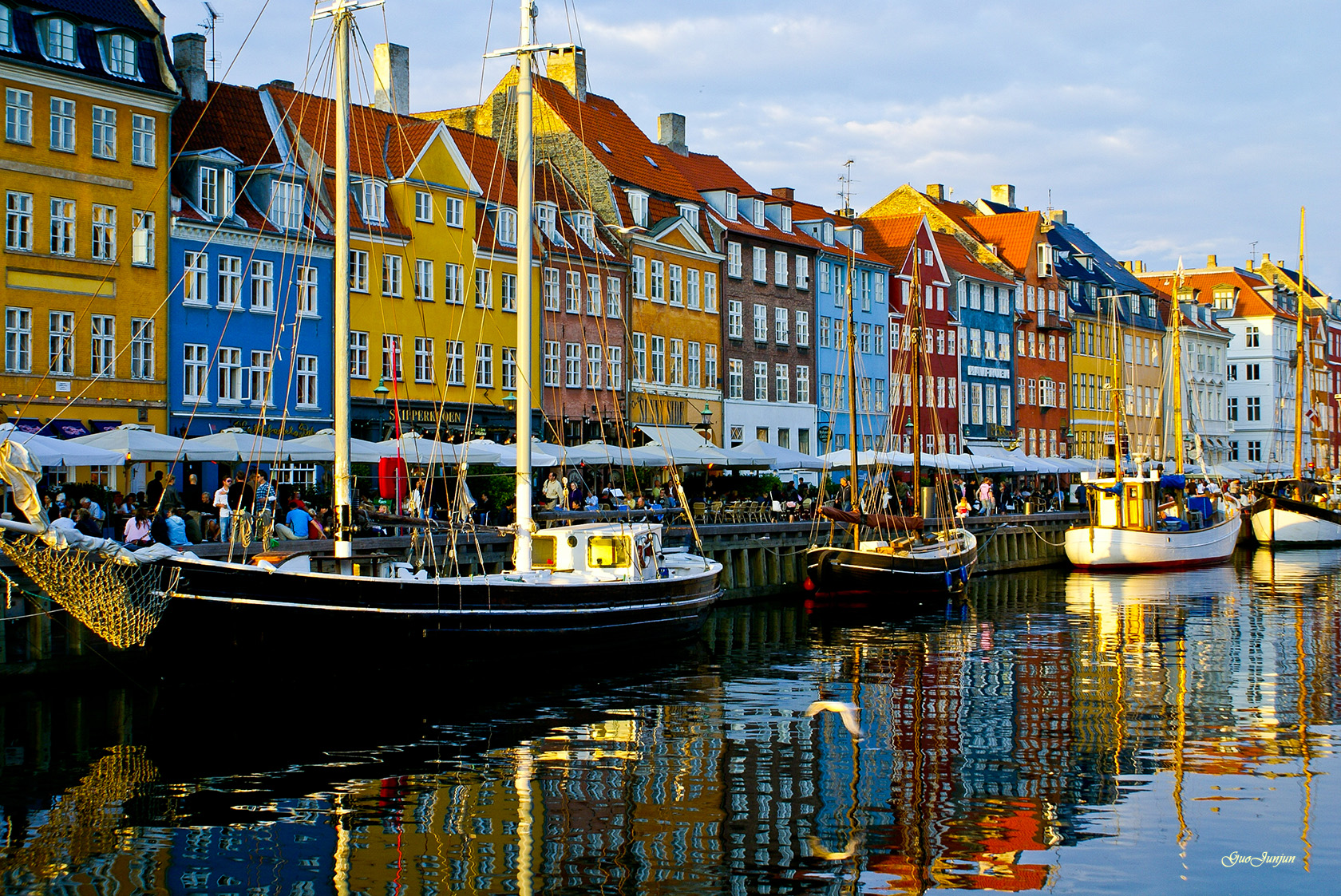 Nyhavn.copenhagen.jpg