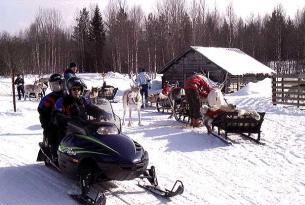 Fin de Año en Laponia (Rovaniemi): duerme en la aldea de cabañas Santa Claus