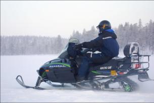Laponia Finlandesa: Ivalo con actividades en motos de nieve (5 días)