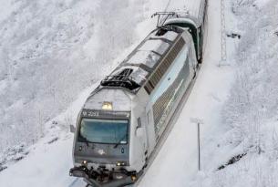 Fiordos nevados en invierno