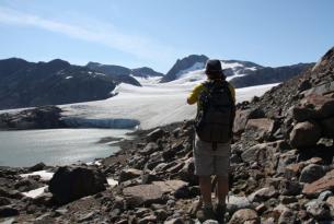 Trekking bajo las auroras boreales y experiencia inuit en la tierra de Tunu. Costa este de Groenlandia