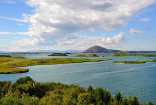 Atlántico Norte: Islas Feroe e Islandia a tu aire en coche de alquiler