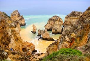 Puente de Mayo: Senderismo en grupo single por acantilados y playas del Algarve