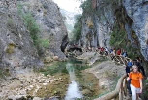 Senderismo por la Sierra de Cazorla y el desfiladero del río Borosa en el puente de San Isidro
