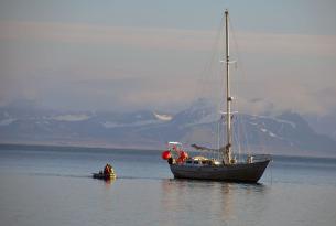 Lo Mejor de Svalbard en Velero, Trekking y Kayak.