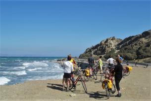 Isla de Rodas en bicicleta y a tu aire