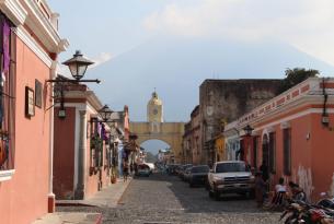 Guatemala clásica: Lago Atitlán y Antigua