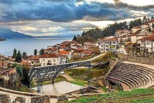 Primavera, verano, otoño en Albania, Montenegro y Macedonia