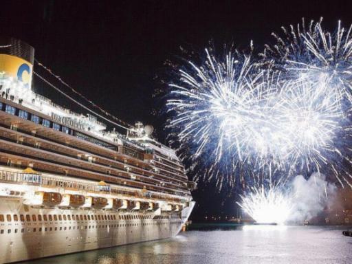 CRUCERO POR ISLAS CANARIAS Y MADEIRA: Sabor tropical | Fin de año