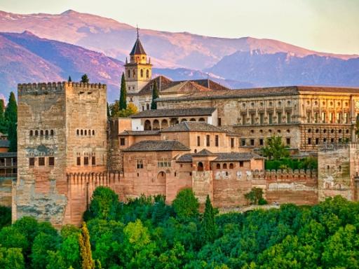 GRANADA: Historia, tapas y atardeceres | Puente de diciembre