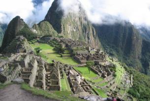 Perú y sus joyas en grupo: con Valle Sagrado, Machu Picchu y Titicaca