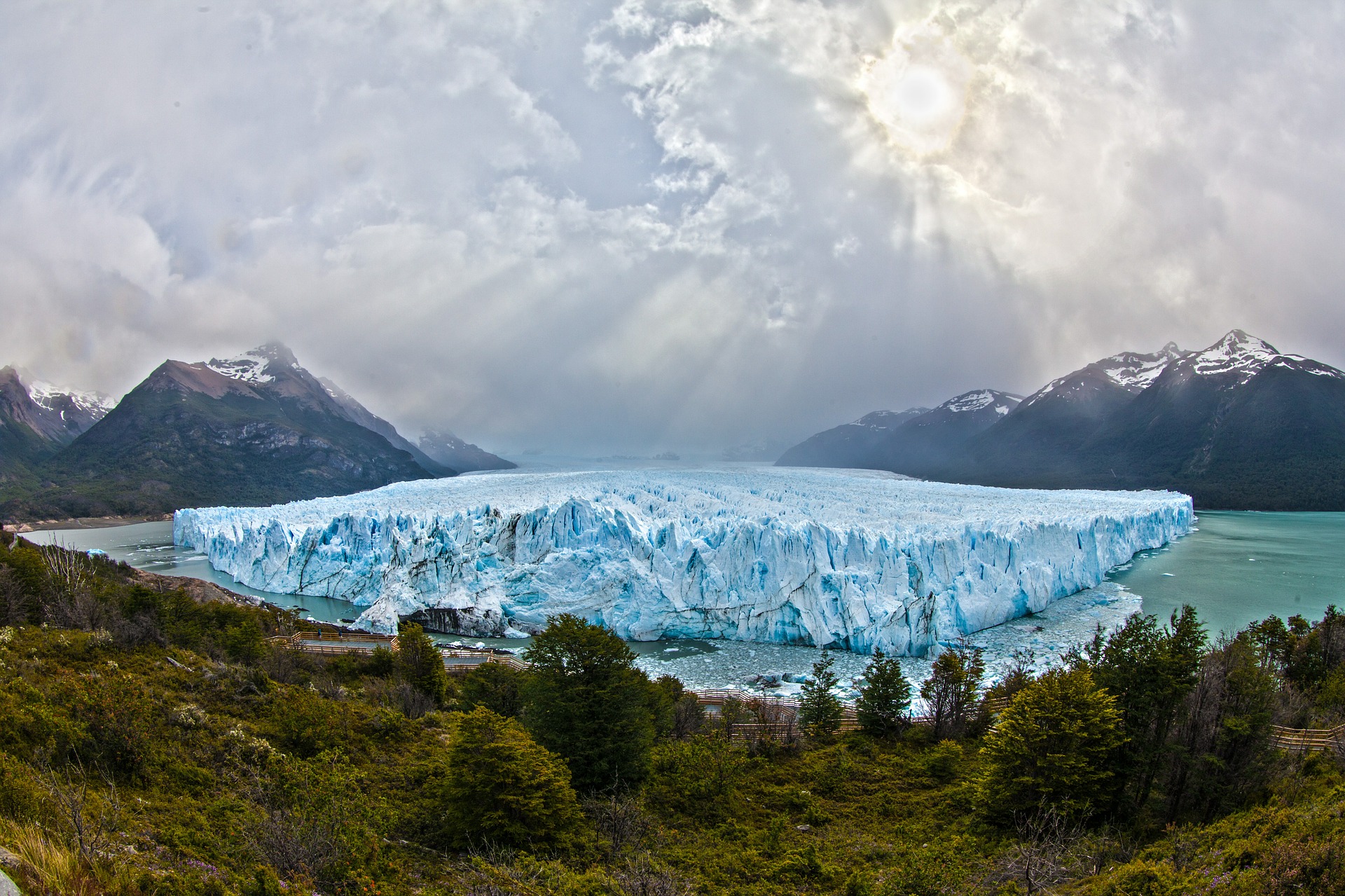 Puente diciembre en la primavera de la Patagonia Argentina