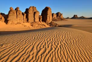 ARGELIA: Puente de Diciembre ¡Desierto del Sáhara, tuaregs, acampada y pinturas rupestres!
