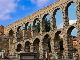 Circuitos por Castilla y León organizados por agencias expertas